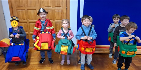 Powiększ grafikę: autochodzik-warsztaty-ze-straza-miejska-w-motylkach-682881.jpg