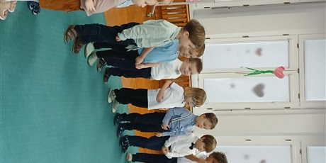 Powiększ grafikę: dzien-babci-i-dziadka-w-grupie-biedronek-676996.jpg