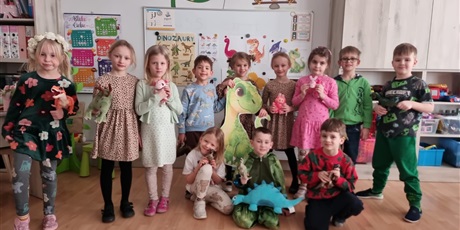 DZIEŃ DINOZAURA W GRUPIE PSZCZÓŁEK