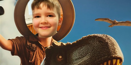 Powiększ grafikę: dzien-dinozaura-w-grupie-pszczolek-678530.jpg