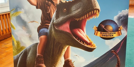 Powiększ grafikę: dzien-dinozaura-w-grupie-pszczolek-678531.jpg