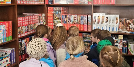 Powiększ grafikę: dzien-ksiazki-pszczolki-w-ksiegarni-muza-691516.jpg