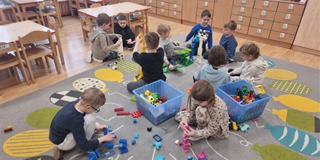Powiększ grafikę: dzien-lego-w-naszym-przedszkolu-672678.jpg