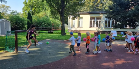 Powiększ grafikę: dzien-pilkarza-w-gr-ii-i-iii-trening-z-p-murawskim-pilkarzem-639546.jpg