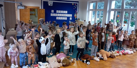 Powiększ grafikę: dzien-pluszowego-misia-658562.jpg