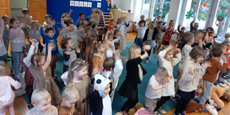 Powiększ grafikę: dzien-pluszowego-misia-658563.jpg