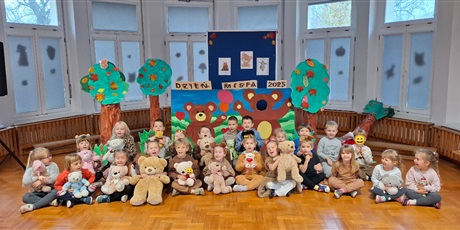 Powiększ grafikę: dzien-pluszowego-misia-658586.jpg