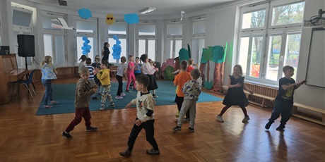 Powiększ grafikę: dzien-tanca-z-tancerka-691520.jpg