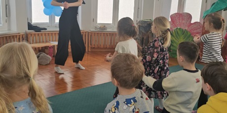 Powiększ grafikę: dzien-tanca-z-tancerka-691526.jpg