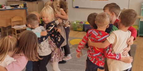 Powiększ grafikę: jakie-mieszkaja-w-nas-emocje-zajecia-z-p-psycholog-i-pedagog-w-gr-i-ii-iii-646944.jpg