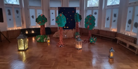 Powiększ grafikę: joga-w-opowiesci-ruchowej-zaczarowany-las-659257.jpg