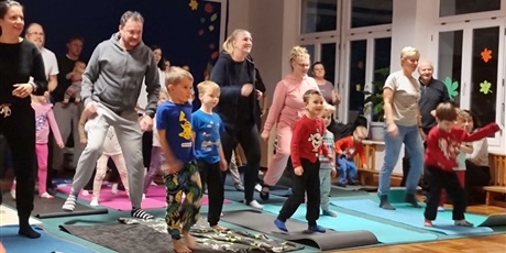 Powiększ grafikę: joga-w-opowiesci-ruchowej-zaczarowany-las-659259.jpg