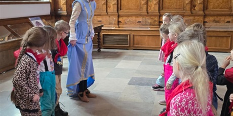 Powiększ grafikę: lekcja-muzealna-gr-iii-w-dworze-artusa-672713.jpg