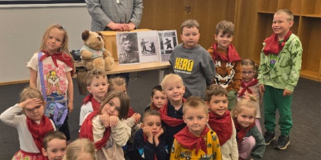 Powiększ grafikę: lekcja-muzealna-w-muzeum-ii-wojny-swiatowej-gr-ii-612214.jpg