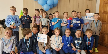 Powiększ grafikę: niebieskie-igrzyska-w-przedszkolu-691543.jpg