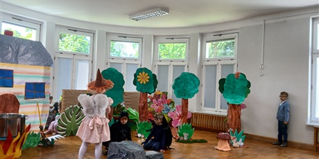 Powiększ grafikę: przedstawienie-mala-czarowniczka-gr-iii-627583.jpg
