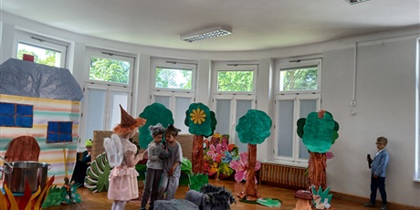 Powiększ grafikę: przedstawienie-mala-czarowniczka-gr-iii-627596.jpg