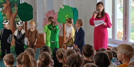 Powiększ grafikę: przedstawienie-pszczolek-dla-rodzicow-dzieci-z-przedszkola-oraz-z-innych-przedszkoli-691112.jpg