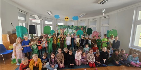 Powiększ grafikę: przedstawienie-pszczolek-dla-rodzicow-dzieci-z-przedszkola-oraz-z-innych-przedszkoli-691115.jpg