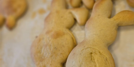 Powiększ grafikę: pszczolki-w-madisonie-pieka-ciasteczka-685954.jpg