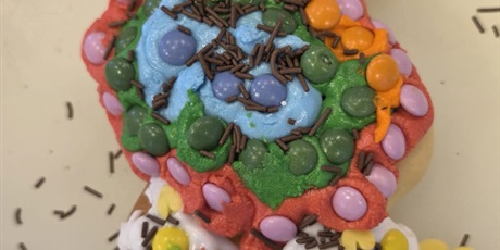 Powiększ grafikę: pszczolki-w-madisonie-pieka-ciasteczka-685968.jpg