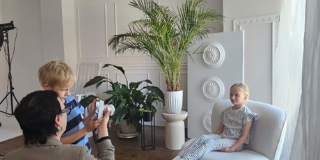 Powiększ grafikę: pszczolki-w-studio-fotograficznym-698978.jpg