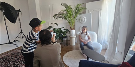 Powiększ grafikę: pszczolki-w-studio-fotograficznym-698979.jpg