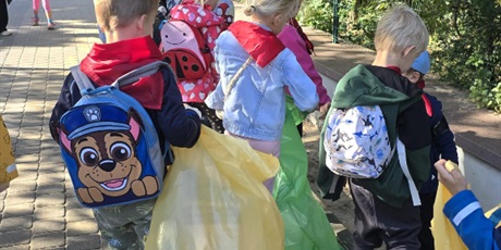 Powiększ grafikę: sprzatanie-swiata-na-plazy-przez-pszczolki-639499.jpg