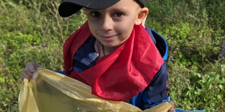 Powiększ grafikę: sprzatanie-swiata-na-plazy-przez-pszczolki-639501.jpg