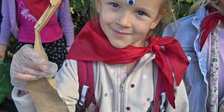 Powiększ grafikę: sprzatanie-swiata-na-plazy-przez-pszczolki-639505.jpg