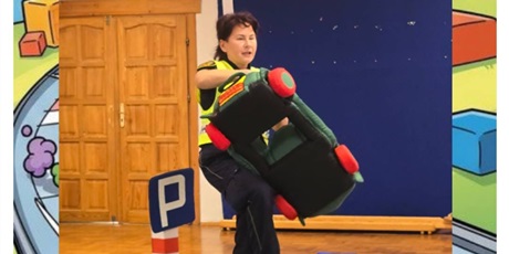 Powiększ grafikę: straz-miejska-w-grupie-pszczolek-687207.jpg