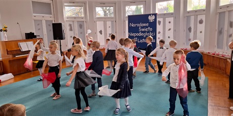 Powiększ grafikę: swietowanie-niepodleglosci-z-seniorami-656269.jpg