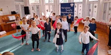 Powiększ grafikę: swietowanie-niepodleglosci-z-seniorami-656270.jpg