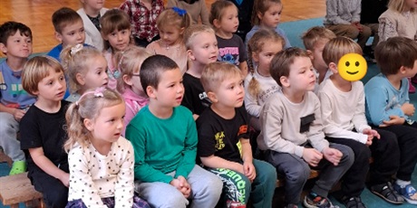 Powiększ grafikę: teatr-qfer-z-przedstawieniem-podworko-dyzia-piorko-645978.jpg