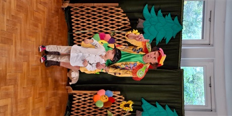 Powiększ grafikę: teatr-qfer-z-przedstawieniem-podworko-dyzia-piorko-645979.jpg