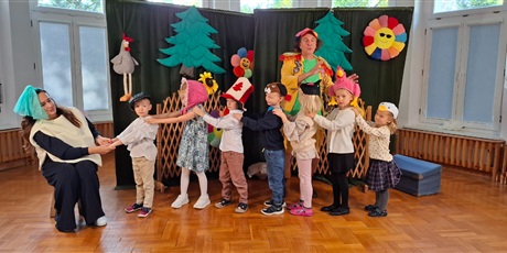 Powiększ grafikę: teatr-qfer-z-przedstawieniem-podworko-dyzia-piorko-645995.jpg