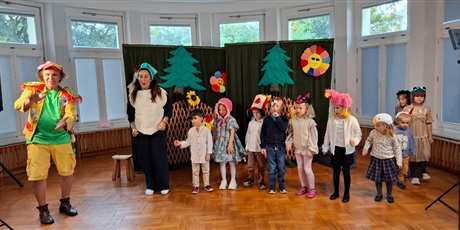 Powiększ grafikę: teatr-qfer-z-przedstawieniem-podworko-dyzia-piorko-646005.jpg