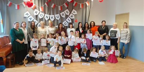 Powiększ grafikę: udzial-w-patriotycznym-konkursie-recytatorskim-w-przedszkolu-nr-46-656233.jpg