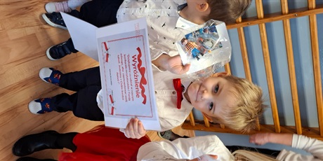 Powiększ grafikę: udzial-w-patriotycznym-konkursie-recytatorskim-w-przedszkolu-nr-46-656239.jpg