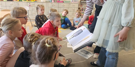 Powiększ grafikę: w-grupie-pszczolek-o-zawodzie-projektanta-691554.jpg