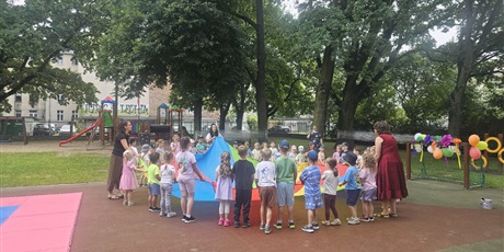 Powiększ grafikę: wakacyjny-czas-w-p31-708444.jpg
