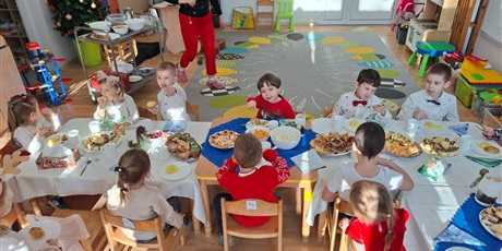 Powiększ grafikę: wigilie-grupowe-668157.jpg