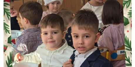 Powiększ grafikę: wigilie-grupowe-668160.jpg