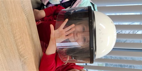 Powiększ grafikę: wycieczka-motylkow-do-ii-komisariatu-policji-w-gdansku-658640.jpg