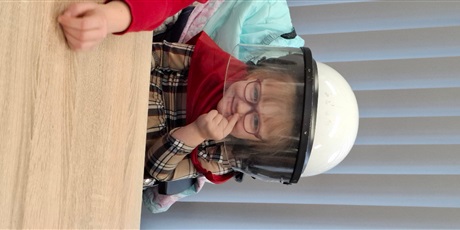 Powiększ grafikę: wycieczka-motylkow-do-ii-komisariatu-policji-w-gdansku-658642.jpg