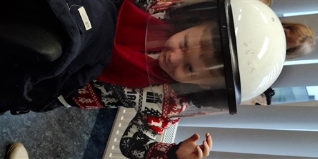 Powiększ grafikę: wycieczka-motylkow-do-ii-komisariatu-policji-w-gdansku-658646.jpg