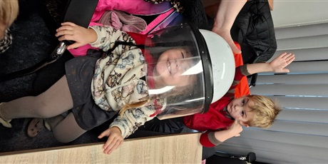 Powiększ grafikę: wycieczka-motylkow-do-ii-komisariatu-policji-w-gdansku-658648.jpg