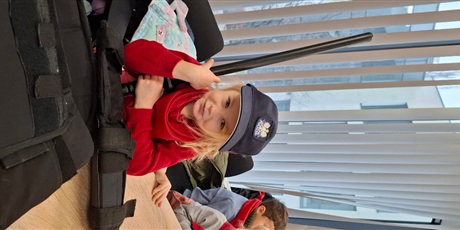 Powiększ grafikę: wycieczka-motylkow-do-ii-komisariatu-policji-w-gdansku-658659.jpg