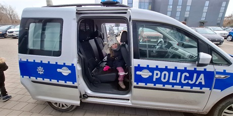 Powiększ grafikę: wycieczka-motylkow-do-ii-komisariatu-policji-w-gdansku-658674.jpg