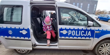 Powiększ grafikę: wycieczka-motylkow-do-ii-komisariatu-policji-w-gdansku-658677.jpg